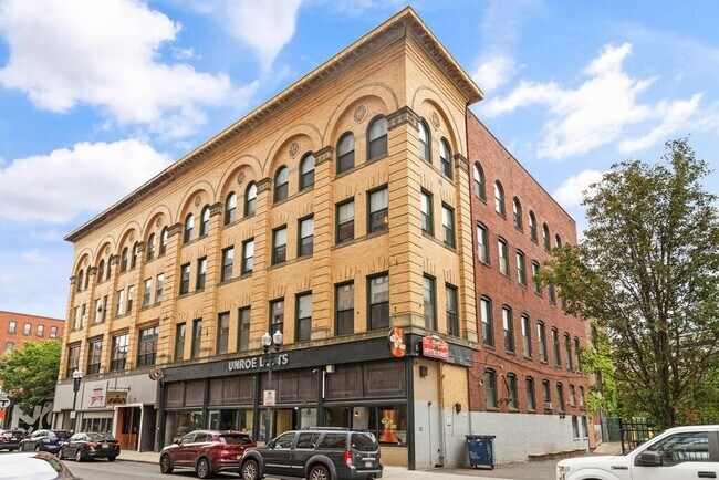 Building Photo - 49 Munroe St