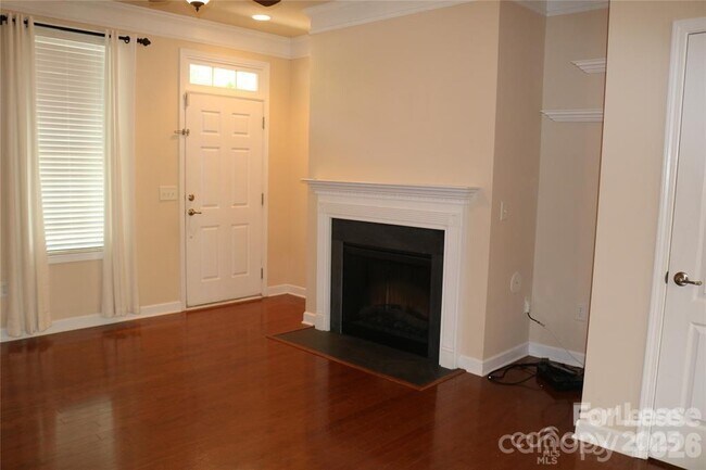 Foto del edificio - 9806 Longstone Ln