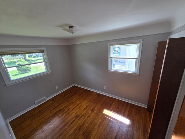 Building Photo - 15935 Foch St