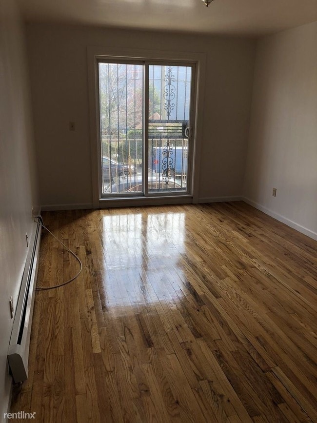 Building Photo - 2 br, 2 bath Apartment - 685 Glenmore Ave