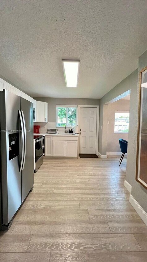Foto principal - 5365 N Andrews Ave