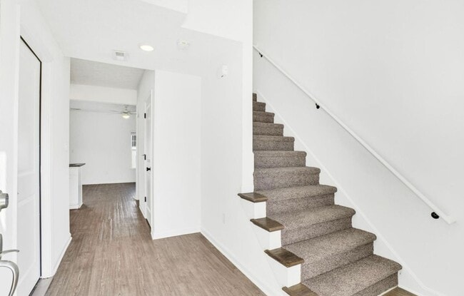 Foto del edificio - Beautiful 3-Bedroom Townhome in Pleasure Ridge Park!