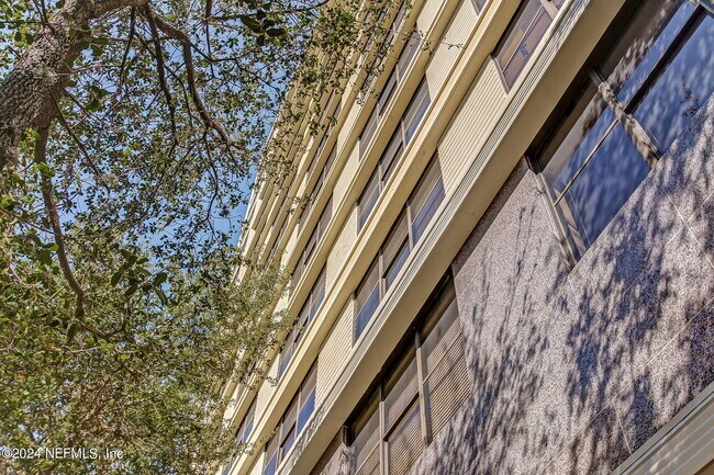 Foto del edificio - 311 W Ashley St