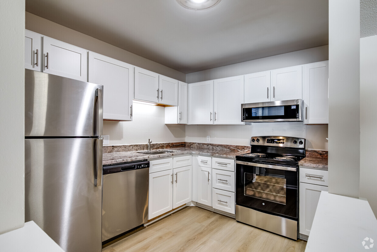 2BR, 2BA - 981SF - Cedar Hills