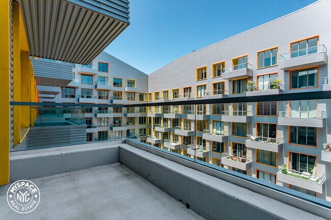 Foto del edificio - 502 Bushwick Ave