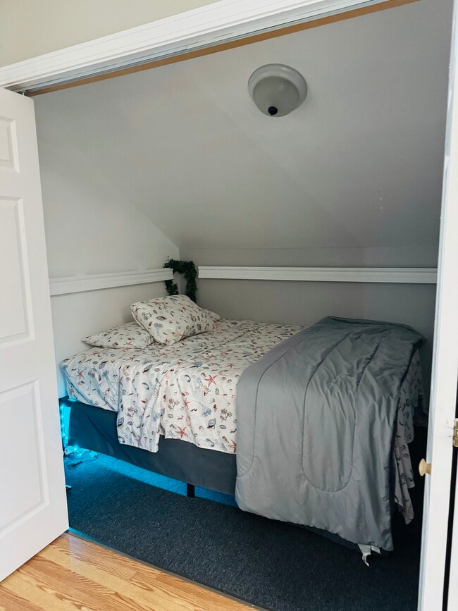 Fotografía del edificio - 65 Asti Ave