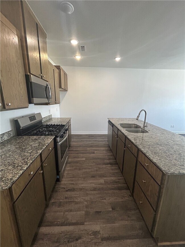 Building Photo - 644 Hidden Springs Dr