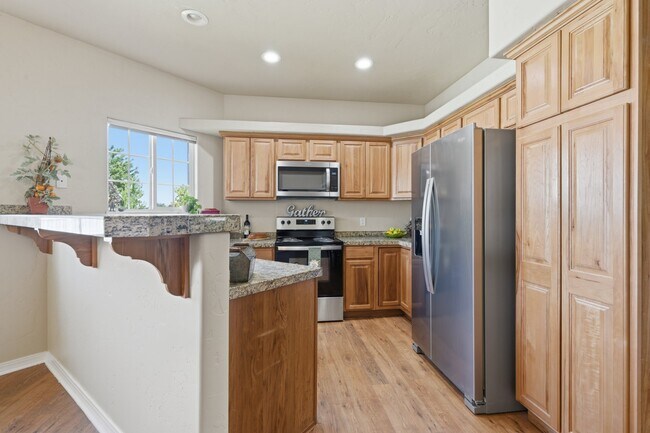 Foto del edificio - 1285 Claremont Dr