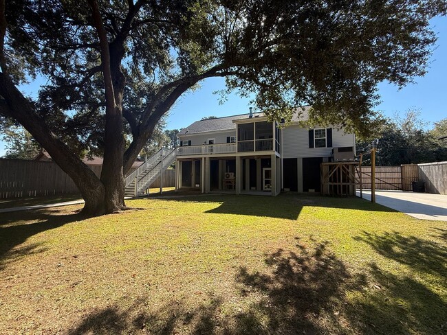 Building Photo - 3 Bedroom 2 Bath House in Lighthouse Point - James Island Charleston