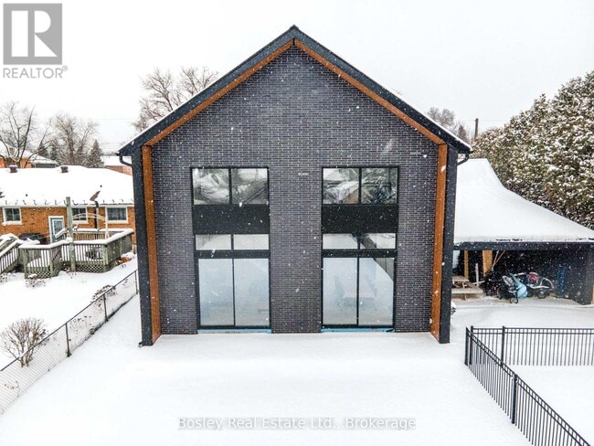 Photo du bâtiment - 142 Sixth St