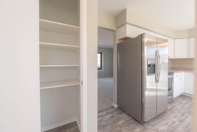 Foto del edificio - 734 Normandy Cir