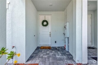 Building Photo - 396 SE Sea Hunt Way