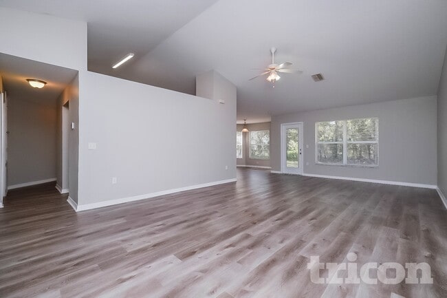 Building Photo - 8 Matricaria Ct