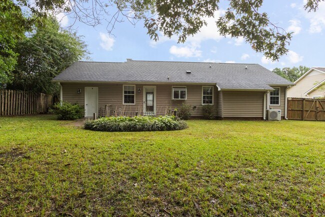 Building Photo - 216 Audubon Dr