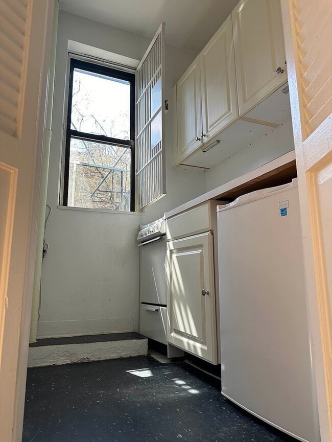 Building Photo - 1 Bedroom 1 Bathroom