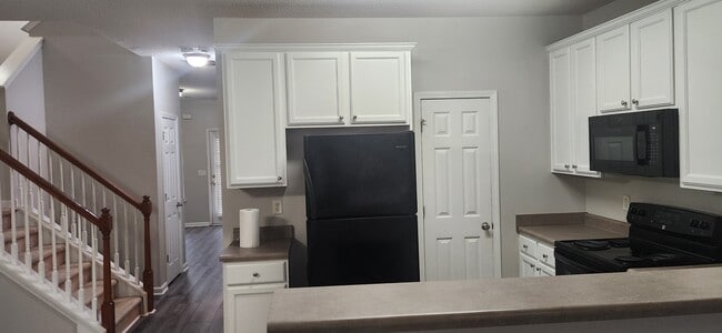 Building Photo - 7039 Chara Ln SW