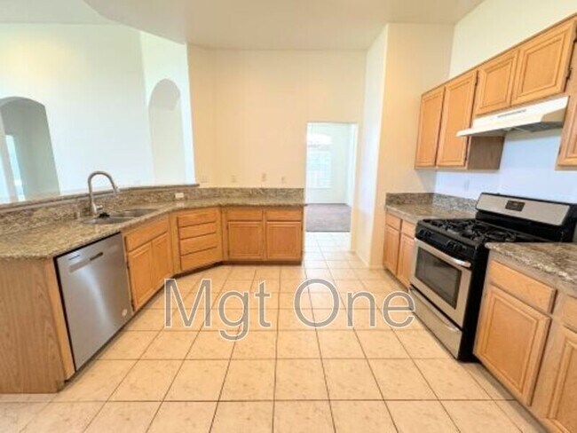 Foto del edificio - 737 Hearst Way