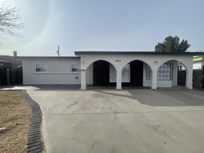 Building Photo - 9825 Sidewinder St