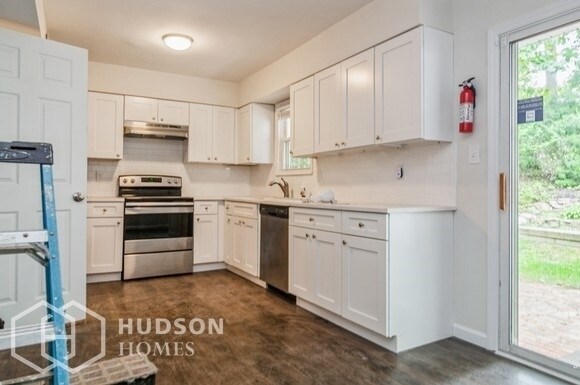 Foto del edificio - NOW AVAILABLE! - 9 Stockton Commons, Yapha...