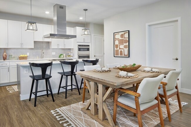 Building Photo - Heritage Spy Ring Golf Club