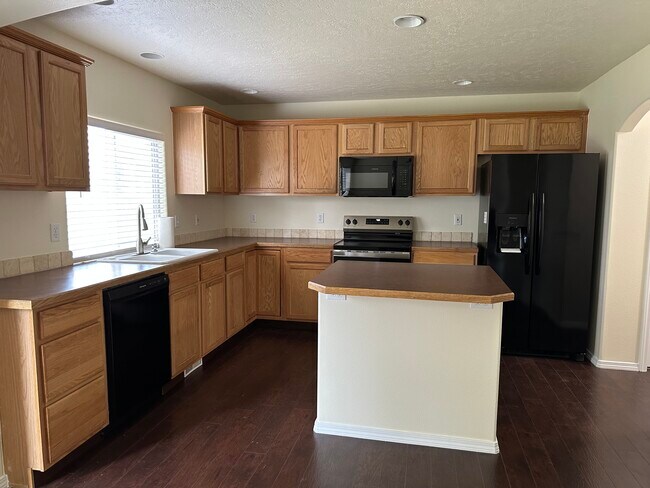 Cocina #2 - 398 East Cassidy Drive