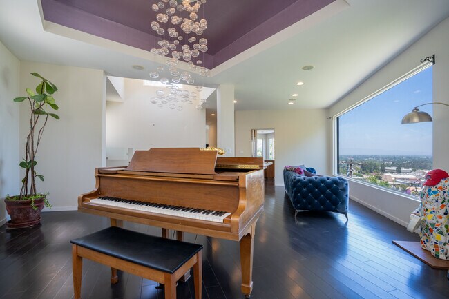 Building Photo - 3865 Buena Park Dr