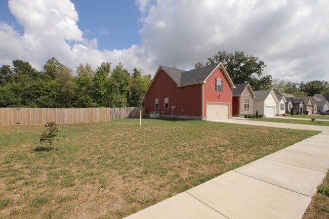 Building Photo - 636 Fox Hound Dr