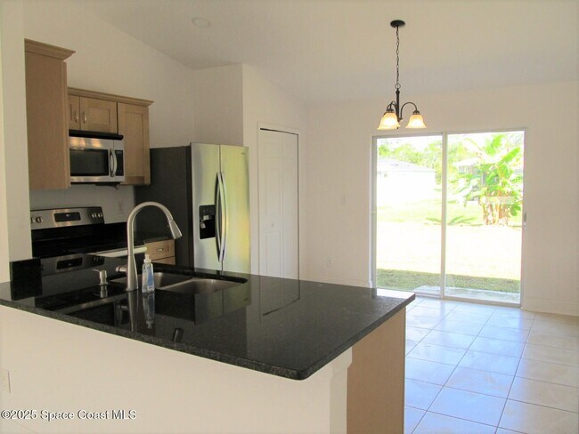 Foto del edificio - 551 Poplar St SE