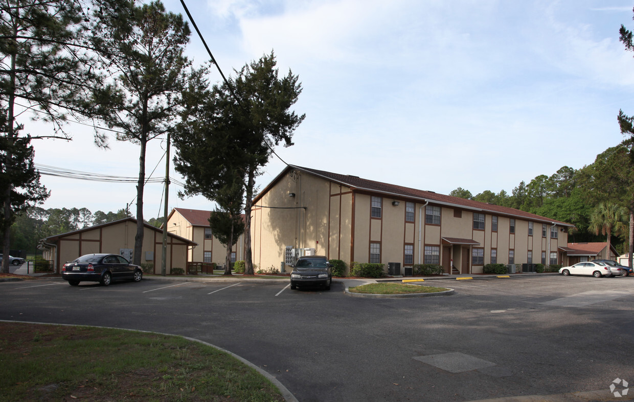 Foto del edificio - Colonial Village Apartments