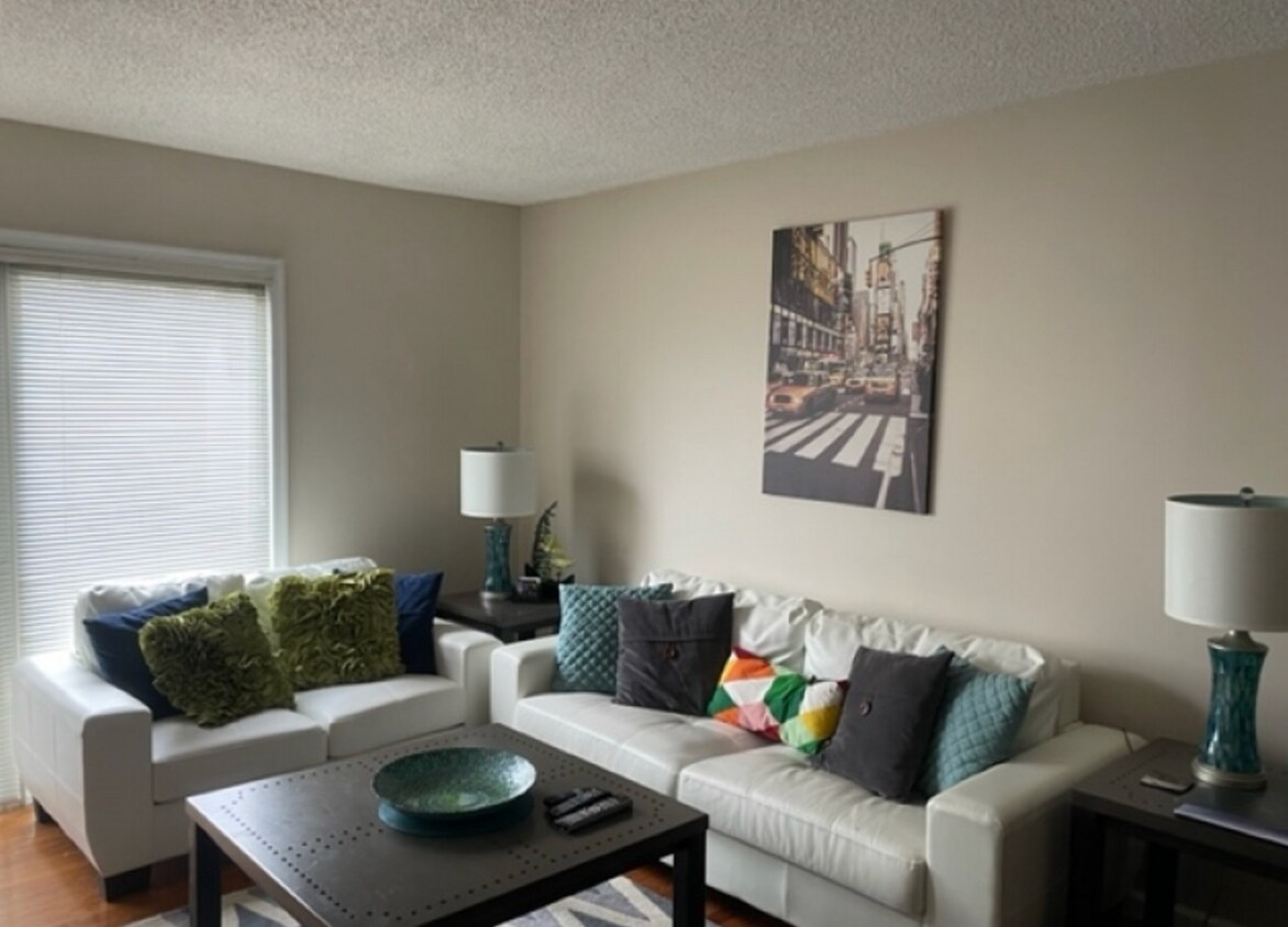 Foto del edificio - 1306 Doolittle Dr