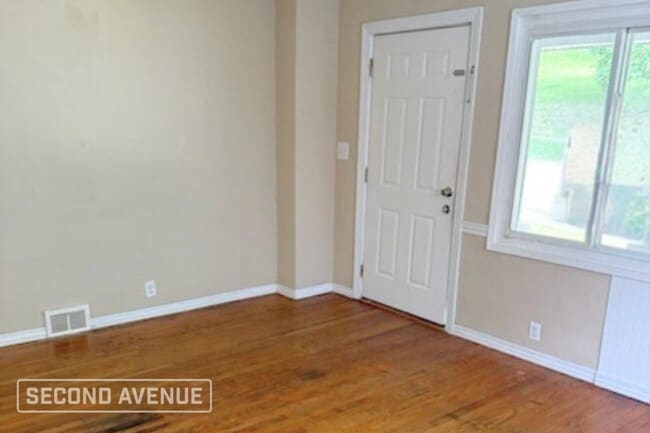 Building Photo - 403 Sunnyside Ave