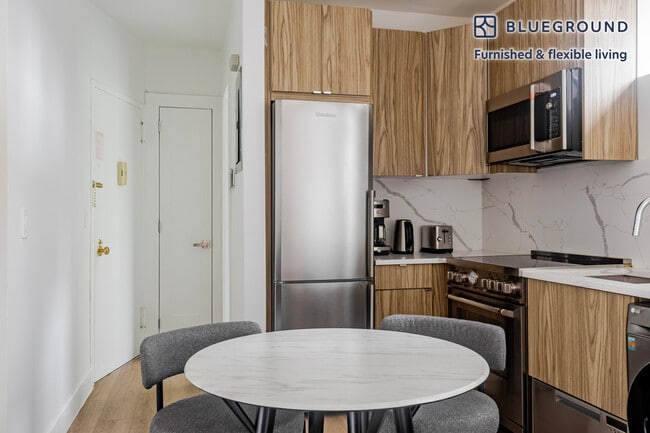 Foto del edificio - 138 E 38th St