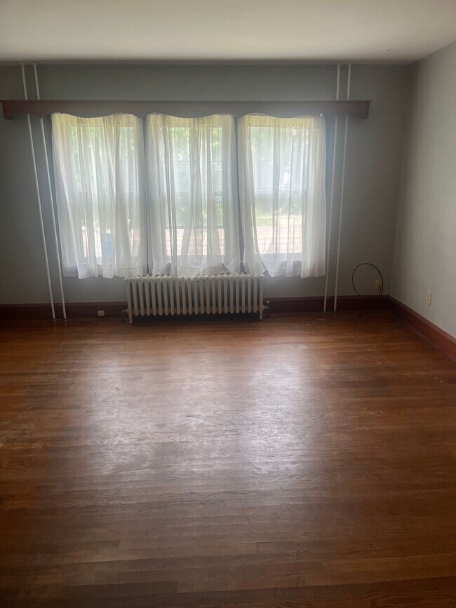 Foto del edificio - 228-230 Shelburne Road