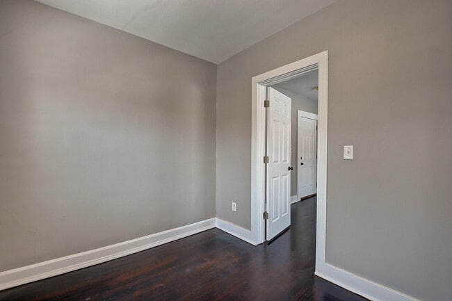 Foto del edificio - 412 N Bradley Ave