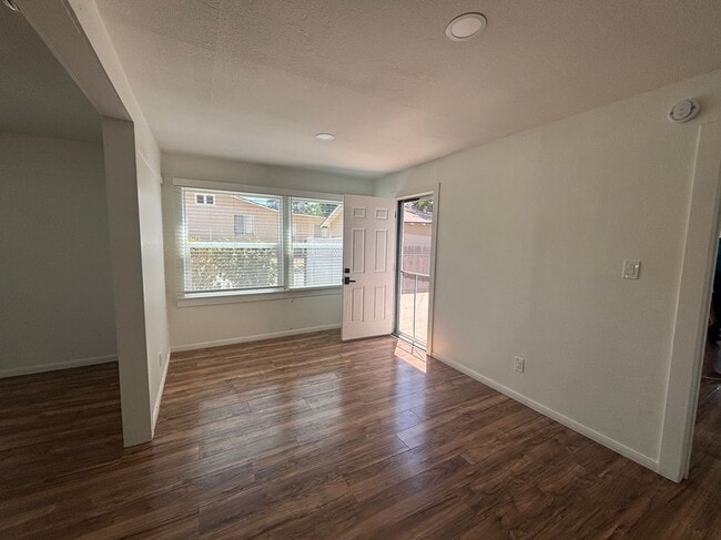 Foto del edificio - 35227 Ave C