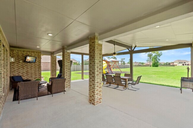 Foto del edificio - 9502 Windsong Dr