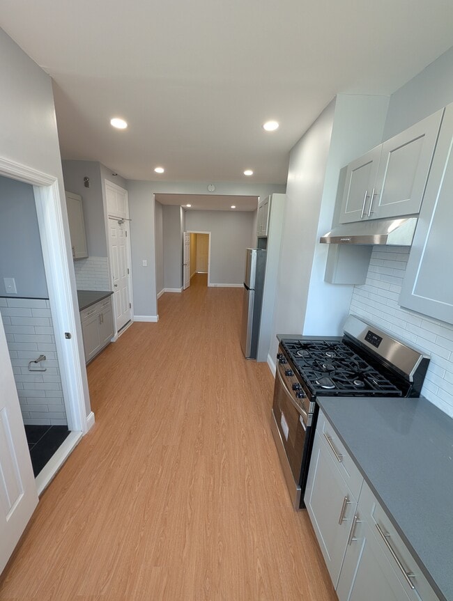 Building Photo - 513 Grandview Ave