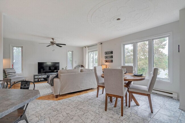 Photo du bâtiment - 306 Rue Riviera