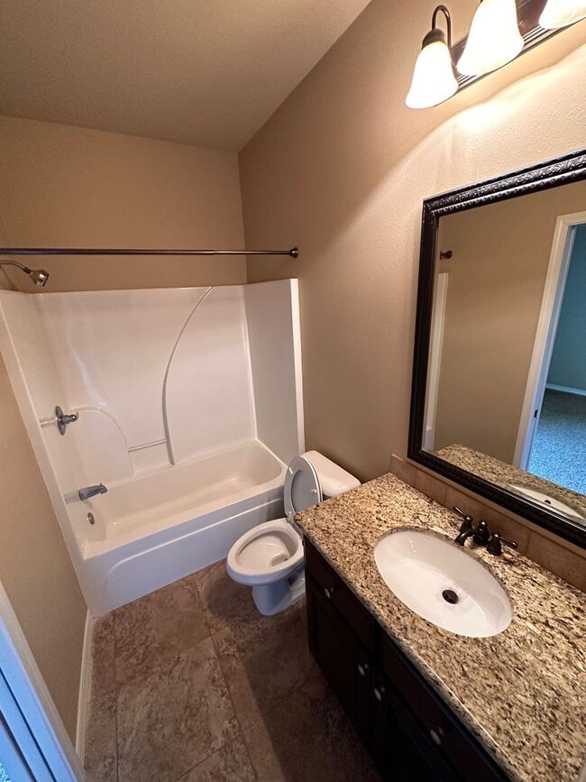 Building Photo - 1010 S Vancouver Ave