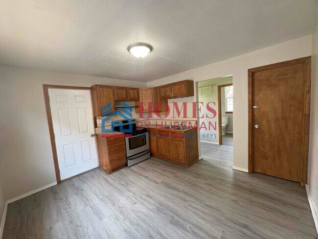 Foto del edificio - Two Bedroom House | Move in Ready