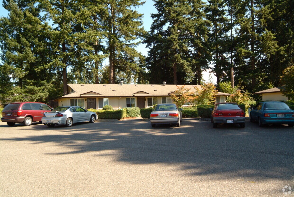 Foto del edificio - Forest Hills Apartments