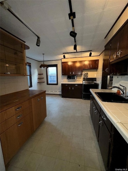 Foto del edificio - 460 S Bayview Ave