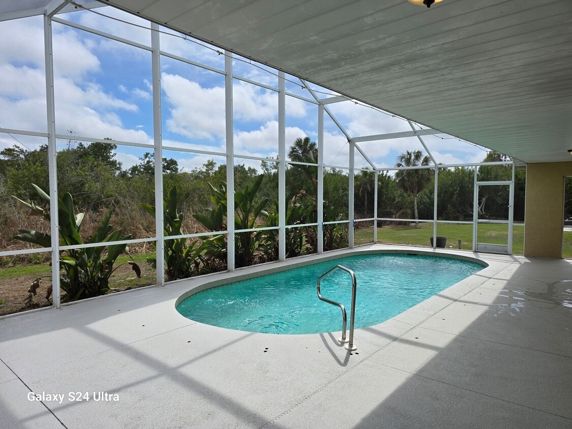 Foto del edificio - 2407 5th St E