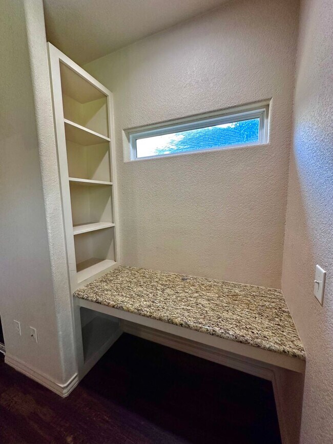 Foto del edificio - Spacious 4/4 House Near Baylor Campus with Yard!