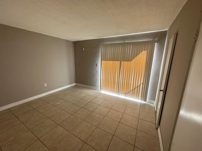Foto del edificio - GREEN TEE VILLAGE 1 BED FOR RENT - FAST APPROVAL!