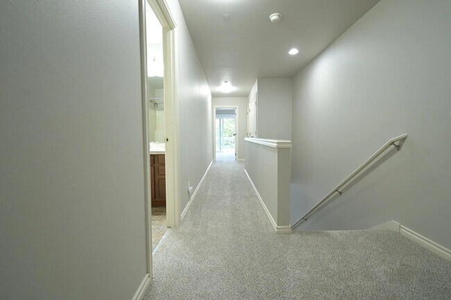 Foto del edificio - 321 Hardie Ave NW