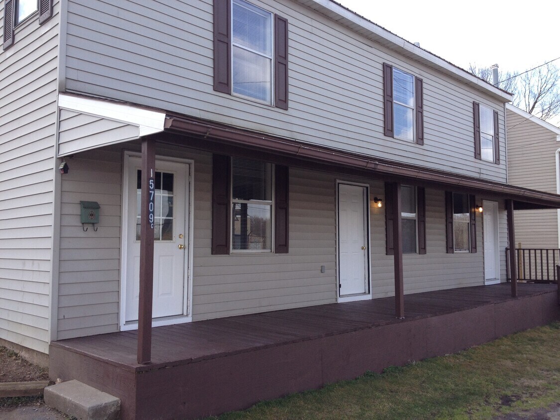 15709 Fenton Ave, Williamsport, MD 21795 Townhome Rentals in