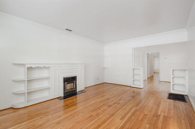 Building Photo - 6032 Marquita Ave