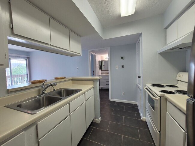 Foto del edificio - 3919 Fairmont Pkwy