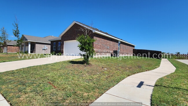 Building Photo - 305 Indian Creek